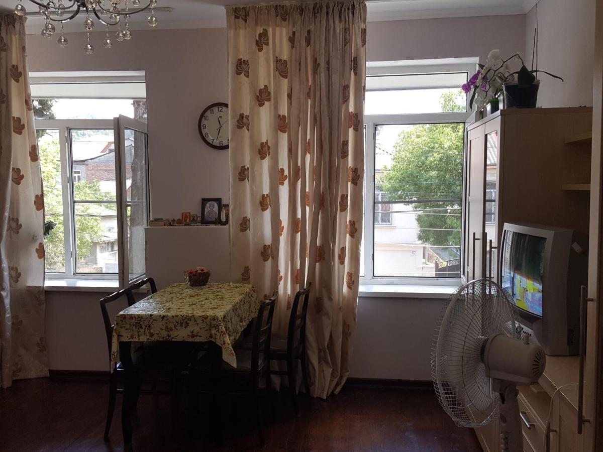 Абазинская 35 Sukhumi Esterno foto